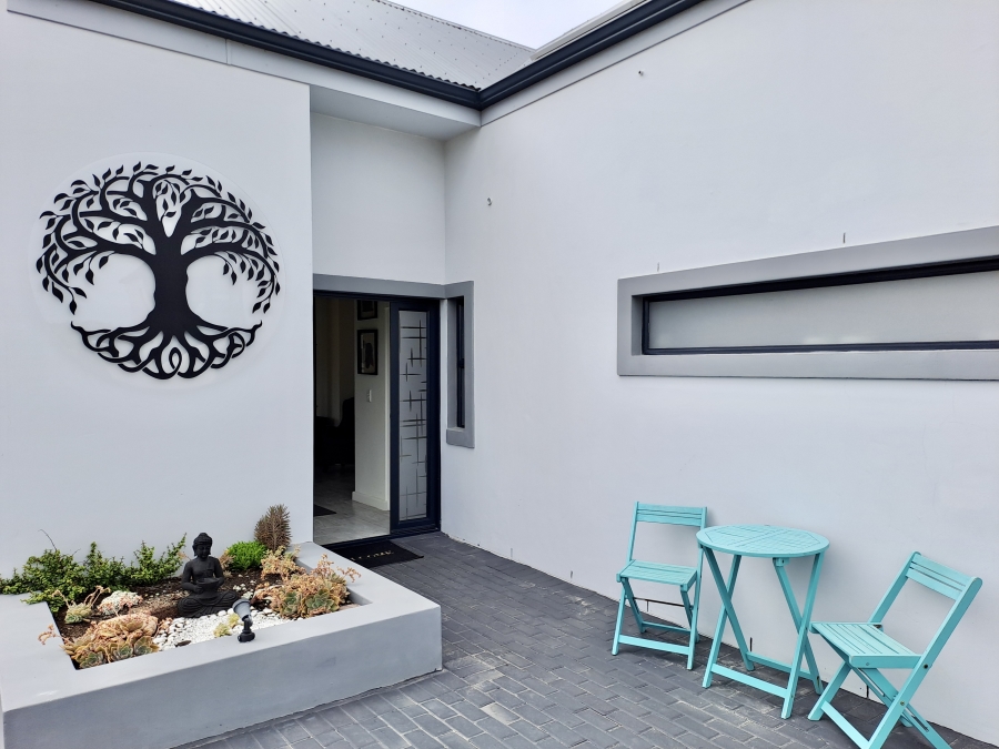 3 Bedroom Property for Sale in Yzerfontein Western Cape